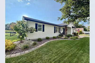 312 Randolph Drive, Centralia, IL 62801 - Photo 3