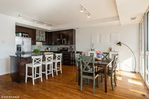 744 W Fullerton Ave, Chicago, IL 60614 - Photo 3