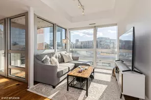 744 W Fullerton Ave, Chicago, IL 60614 - Photo 9