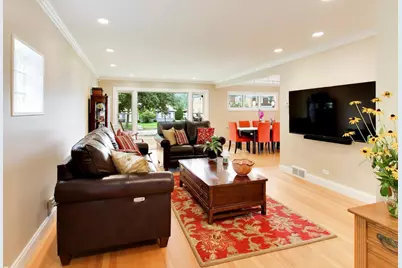 9058 Ewing Avenue, Evanston, IL 60203 - Photo 5