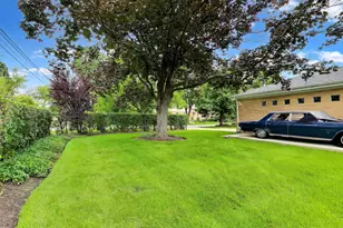 9058 Ewing Ave, Evanston, IL 60203 - Photo 39