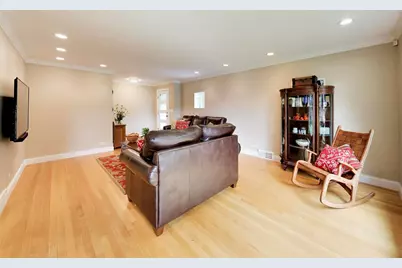 9058 Ewing Avenue, Evanston, IL 60203 - Photo 7
