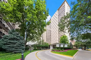 3950 N Lake Shore Dr, Chicago, IL 60613 - Photo 1