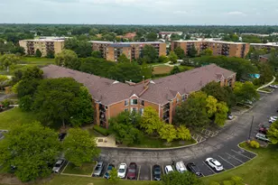 815 Leicester Rd, Elk Grove Village, IL 60007 - Photo 3