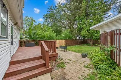 1614 S Carroll Avenue, Freeport, IL 61032 - Photo 7