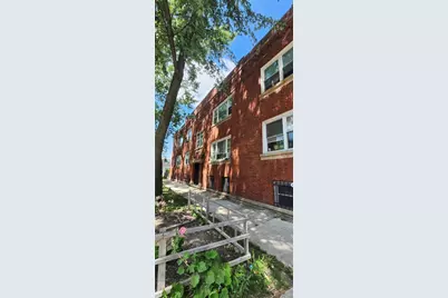 4252 W Henderson Street #2E, Chicago, IL 60641 - Photo 3