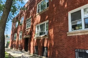 4252 W Henderson St, Chicago, IL 60641 - Photo 3