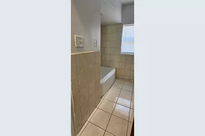 4252 W Henderson Street #2E, Chicago, IL 60641 - Photo 11