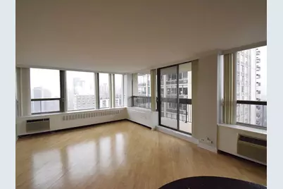 1360 N Sandburg Terrace #2101, Chicago, IL 60610 - Photo 5