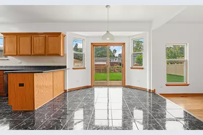 8542 Latrobe Avenue, Burbank, IL 60459 - Photo 11