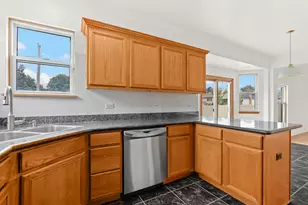 8542 Latrobe Ave, Burbank, IL 60459 - Photo 9