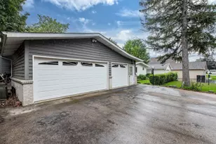 19123 101st St, Bristol, WI 53104 - Photo 11