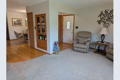 1358 Empire Court, Freeport, IL 61032 - Photo 5