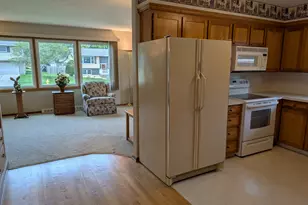 1358 Empire Ct, Freeport, IL 61032 - Photo 7