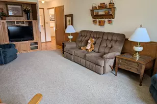 1358 Empire Ct, Freeport, IL 61032 - Photo 13