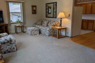 1358 Empire Ct, Freeport, IL 61032 - Photo 3