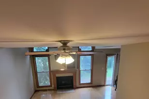405 S Wenbriar Square, Addison, IL 60101 - Photo 5