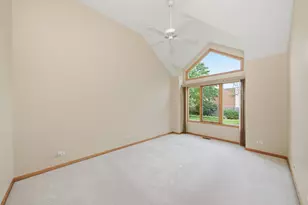 2218 Tamarack Dr, Downers Grove, IL 60515 - Photo 15