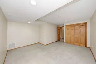 2218 Tamarack Dr, Downers Grove, IL 60515 - Photo 29