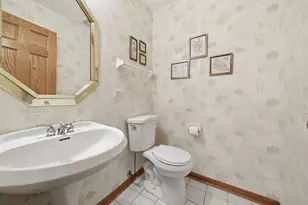 2218 Tamarack Dr, Downers Grove, IL 60515 - Photo 13