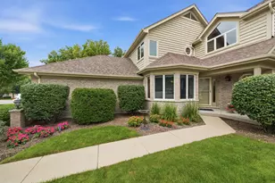 2218 Tamarack Dr, Downers Grove, IL 60515 - Photo 3