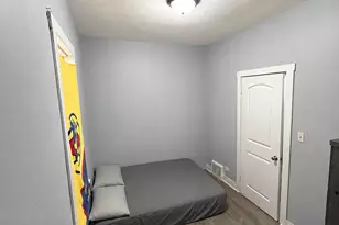 8322 S Burnham Ave, Chicago, IL 60617 - Photo 5