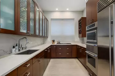 1934 N Cleveland Avenue, Chicago, IL 60614 - Photo 13