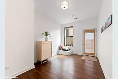 353 W Chicago Avenue #4E, Chicago, IL 60654 - Photo 9