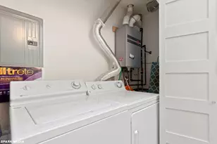 353 W Chicago Ave, Chicago, IL 60654 - Photo 15