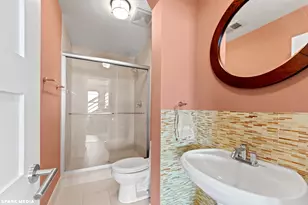 353 W Chicago Ave, Chicago, IL 60654 - Photo 11