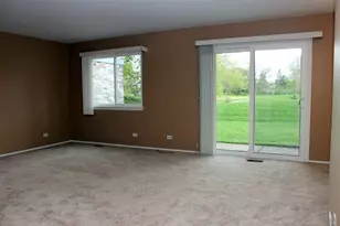 211 Blossom Ct, Buffalo Grove, IL 60089 - Photo 5