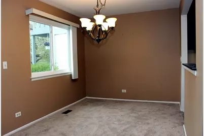 211 Blossom Court #211, Buffalo Grove, IL 60089 - Photo 3