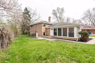 16039 Marion Dr, South Holland, IL 60473 - Photo 3