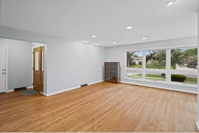 319 Gareth Lane, Schaumburg, IL 60193 - Photo 5
