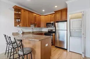 2709 N Mildred Ave, Chicago, IL 60614 - Photo 9