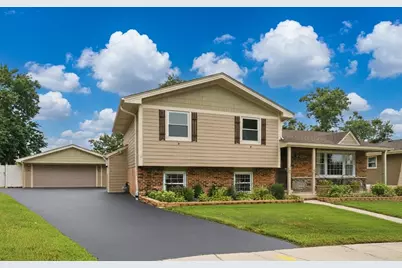 10453 S Stowe Court, Palos Hills, IL 60465 - Photo 1