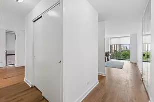 345 W Fullerton Pkwy, Chicago, IL 60614 - Photo 3