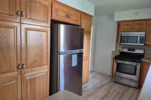 403 Oak St, Utica, IL 61373 - Photo 3