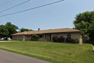 403 Oak St, Utica, IL 61373 - Photo 23