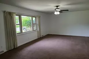 403 Oak St, Utica, IL 61373 - Photo 5