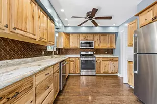 93 Pine Cir, Cary, IL 60013 - Photo 5