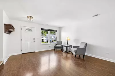 93 Pine Circle, Cary, IL 60013 - Photo 3