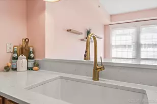 111 S 5th Ave, Saint Charles, IL 60174 - Photo 9
