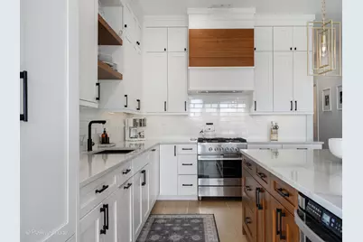 1511 W Irving Park Road #4E, Chicago, IL 60613 - Photo 9