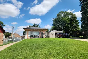 2720 W 96th Pl, Evergreen Park, IL 60805 - Photo 1