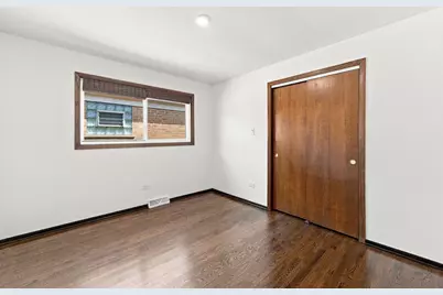 11625 S Avenue L, Chicago, IL 60617 - Photo 13