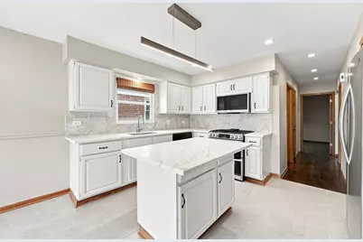 11625 S Avenue L, Chicago, IL 60617 - Photo 7