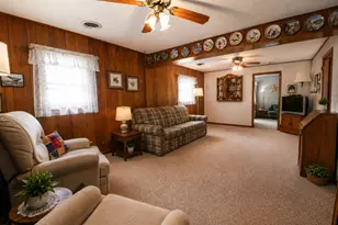 608 19th Ave, Sterling, IL 61081 - Photo 5