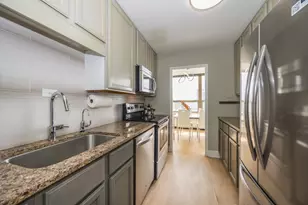 1355 N Sandburg Terrace, Chicago, IL 60610 - Photo 11