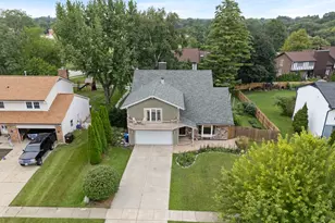 669 Tamarisk Terrace, Crystal Lake, IL 60014 - Photo 3